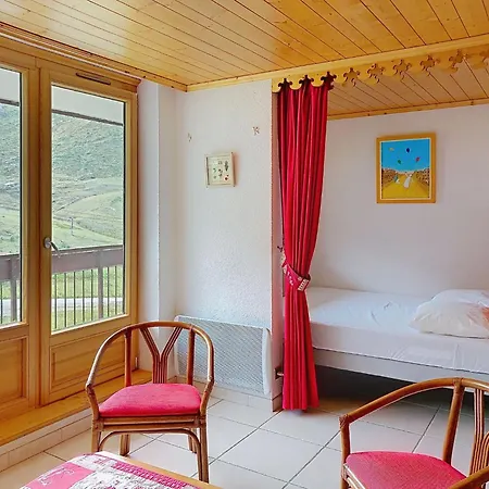 Apartment Les Tommeuses - Val Claret-39 By Interhome